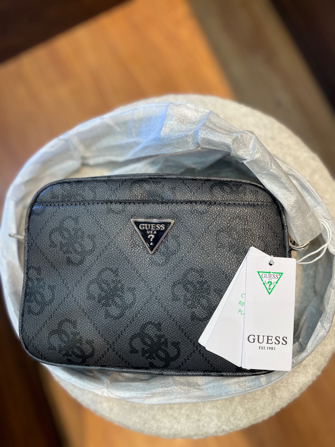 کیف زنانه مشکی گس اورجینال guess